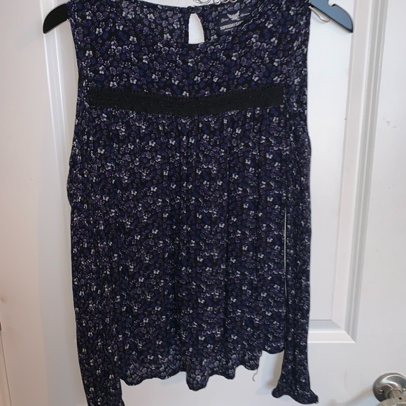 Open shoulder blouse - Picture 1 of 7